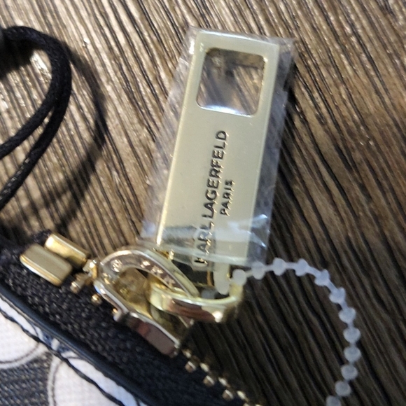 KARL LAGERFELD WRISTLET DOUBLE ZIP Multi Paris Icons NWT - Picture 14 of 16